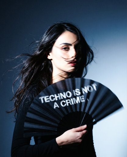 Éventail "TECHNO IS NOT A CRIME"